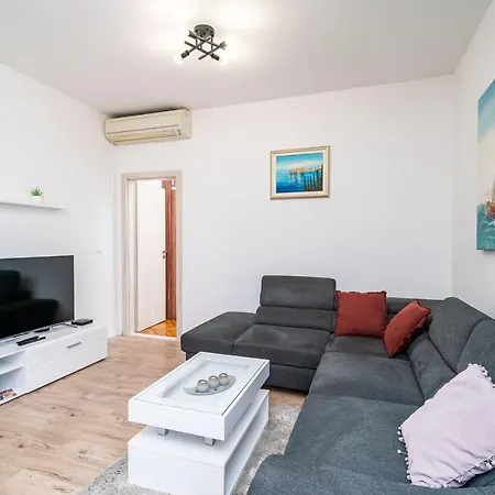 N&i Apartment *